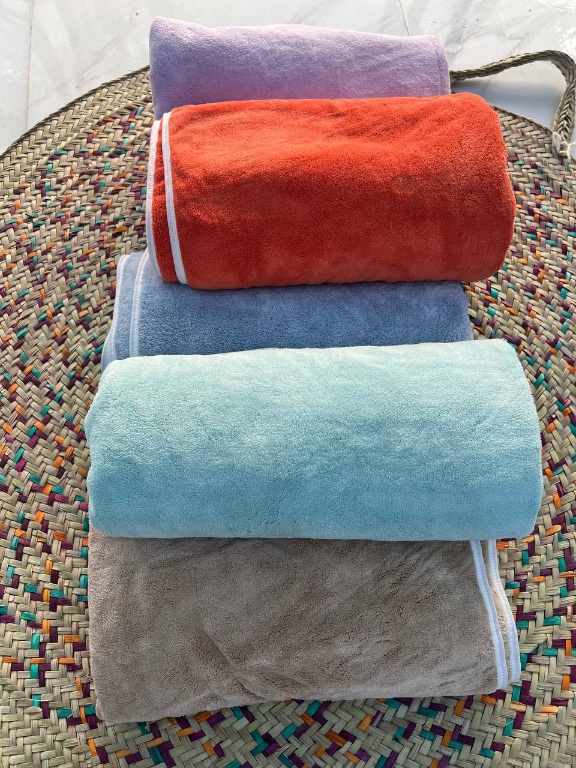 حوله حمام سوپر ماکروفایبر دور دوخت سفید